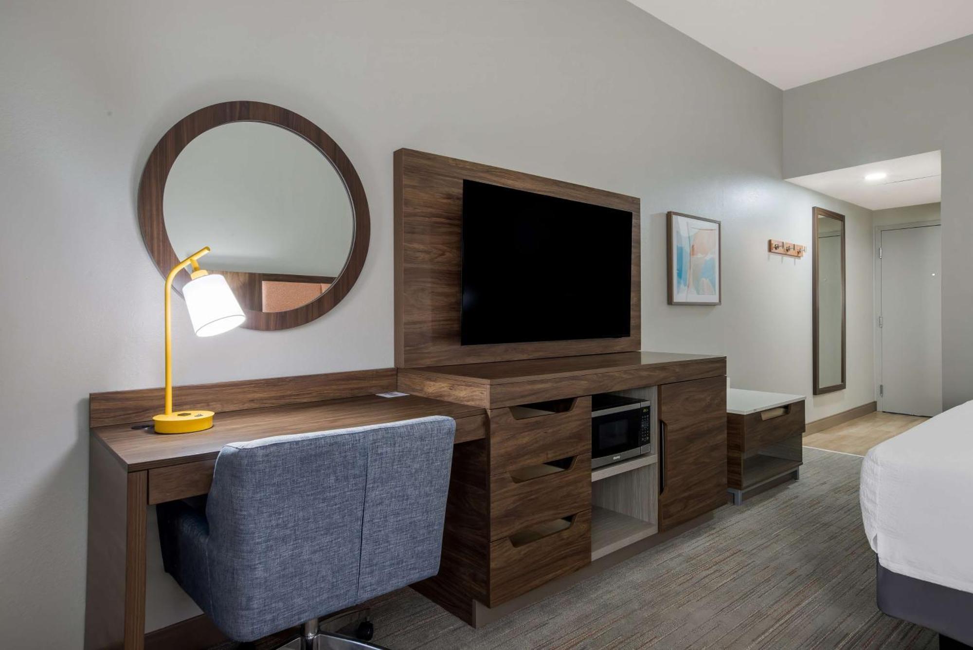 Hampton Hotel 3*