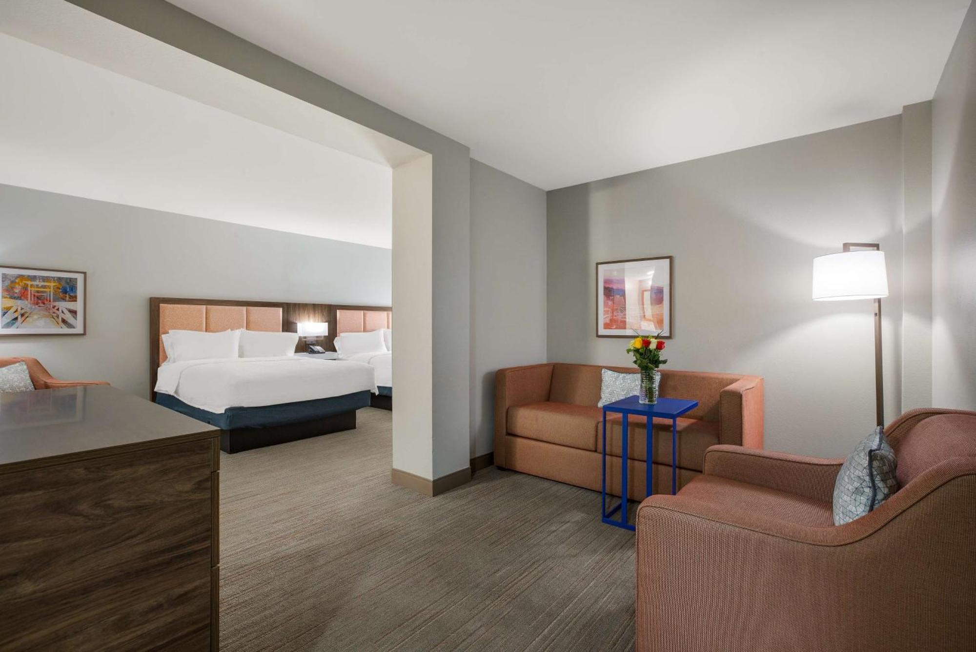Hampton 3*