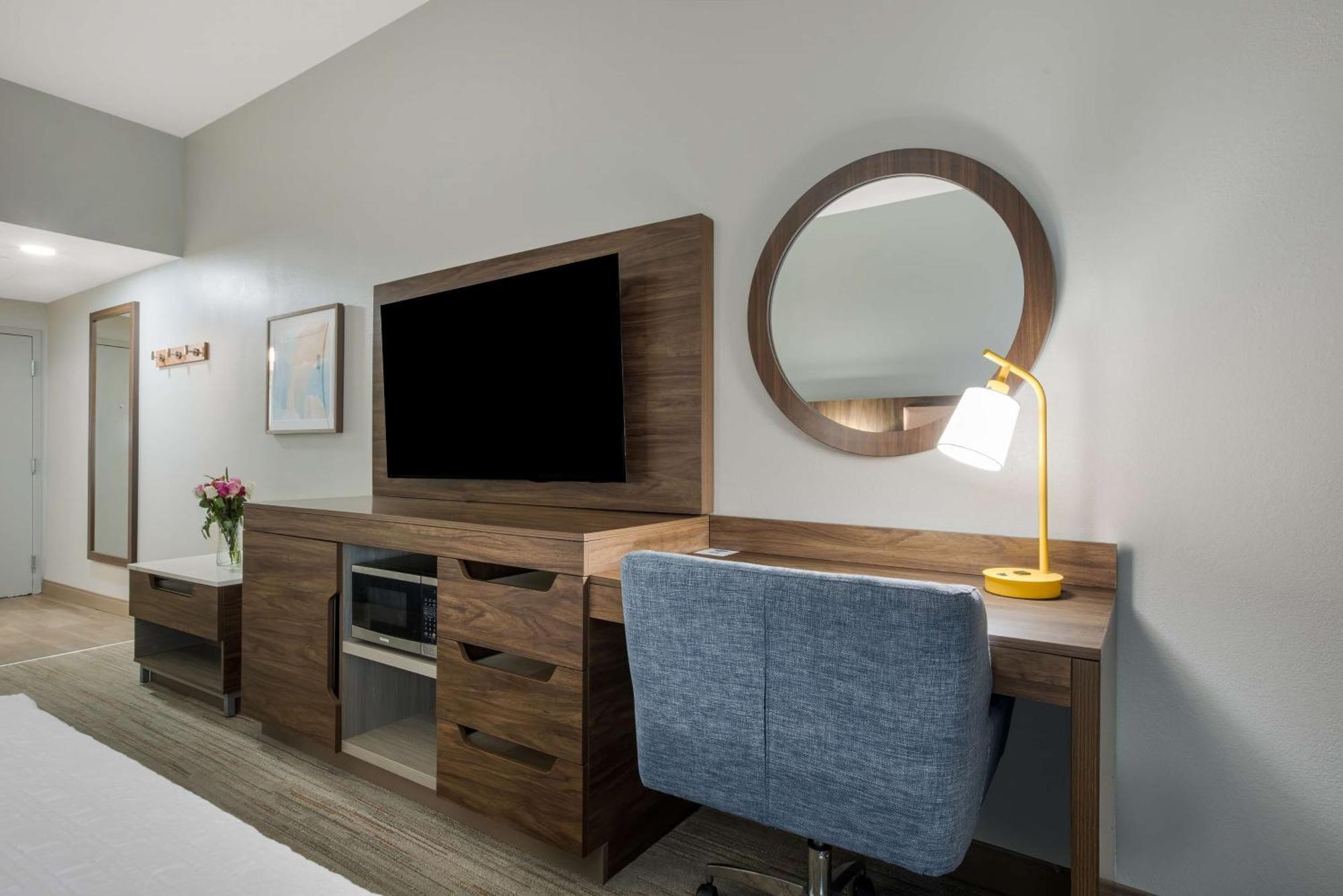 Hotel Hampton 3*